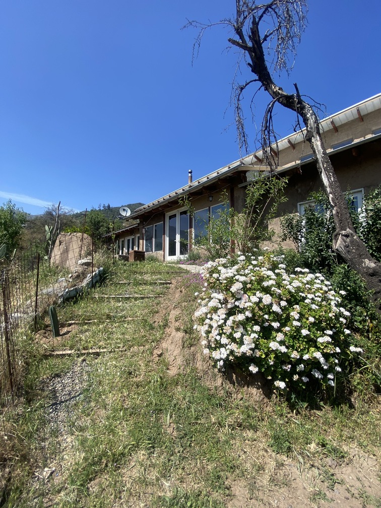 Arriendo Casa en San Juan de Pirque – Hermoso Estilo Rústico y Espacios Abiertos